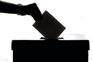 Riksdagsvalet är över men du kan fortfarande betta på politik