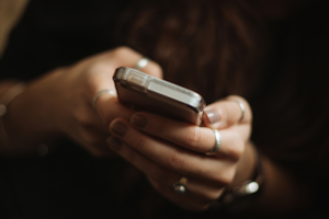 Spelberoende ökar bland kvinnor – många söker aldrig hjälp