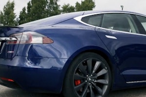 Vinn en Tesla Model S hos iGame i augusti - Kör du lyxbil i september?
