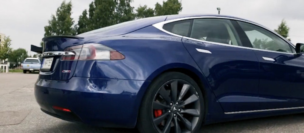 Vinn en Tesla Model S hos iGame i augusti - Kör du lyxbil i september?